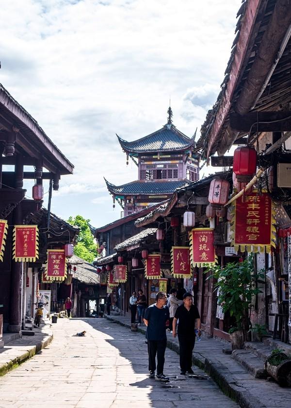 我们到底为什么会爱上另一个人？